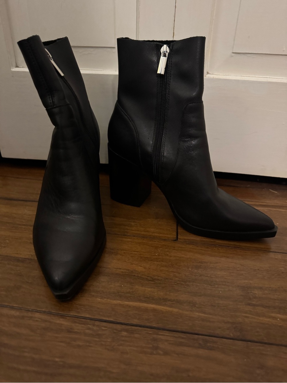 Steve Madden Black Pointed Leather Ankle Boots with Side Zip